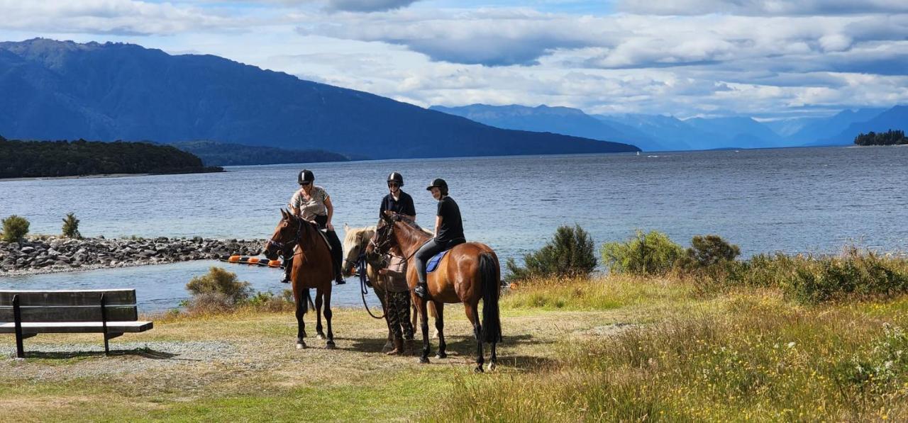 Kepler Oaks Chalet Te Anau Exterior foto